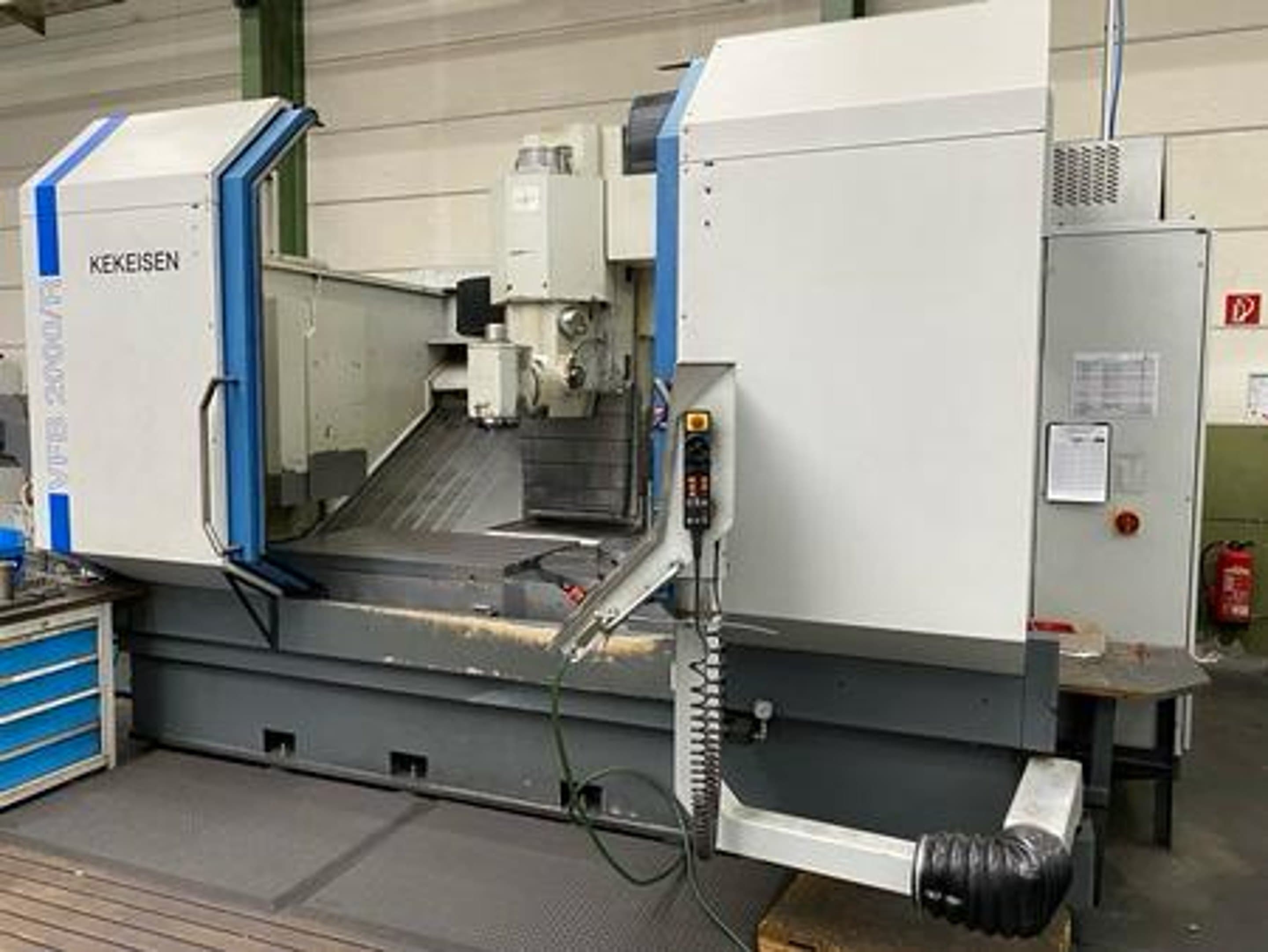 CNC makinesini gösteren kod tabanlı çizim